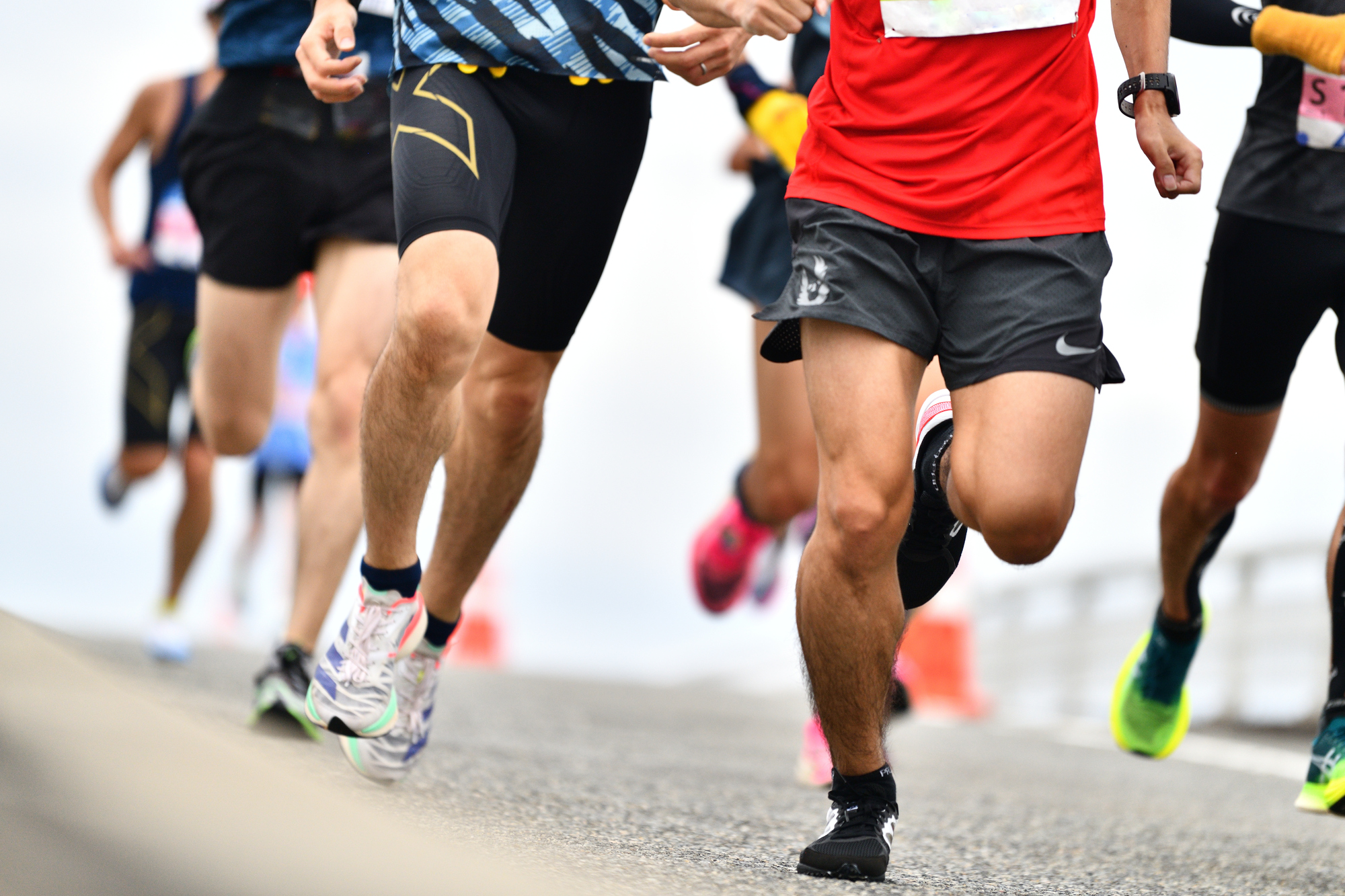 走るアスリート